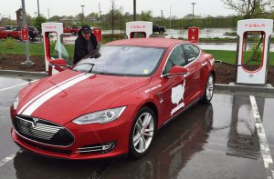 Tesla Model S P85D проехал Америку за рекордный срок