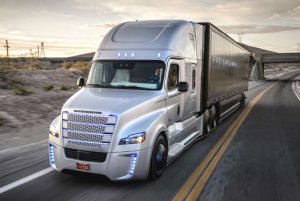 Компания Daimler испытала беспилотный грузовик на общественных дорогах